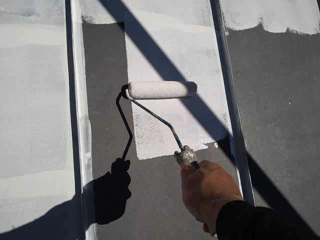 北杜市　屋根塗装工事　遮熱塗料　サーモアイ　